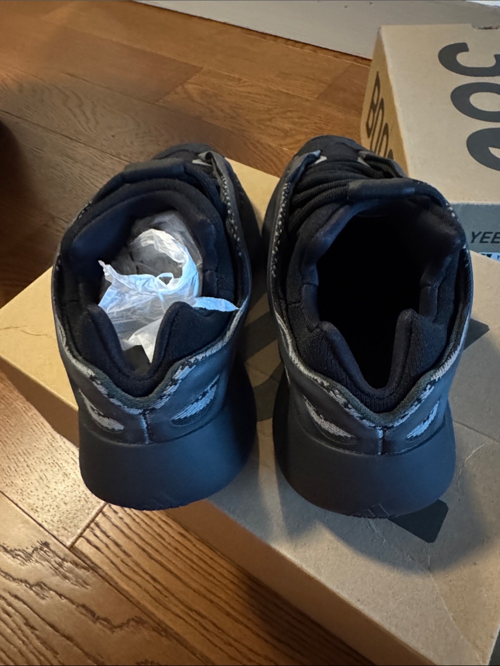 Yeezy Sneakers in Black and Gray - Picture 6 of 10